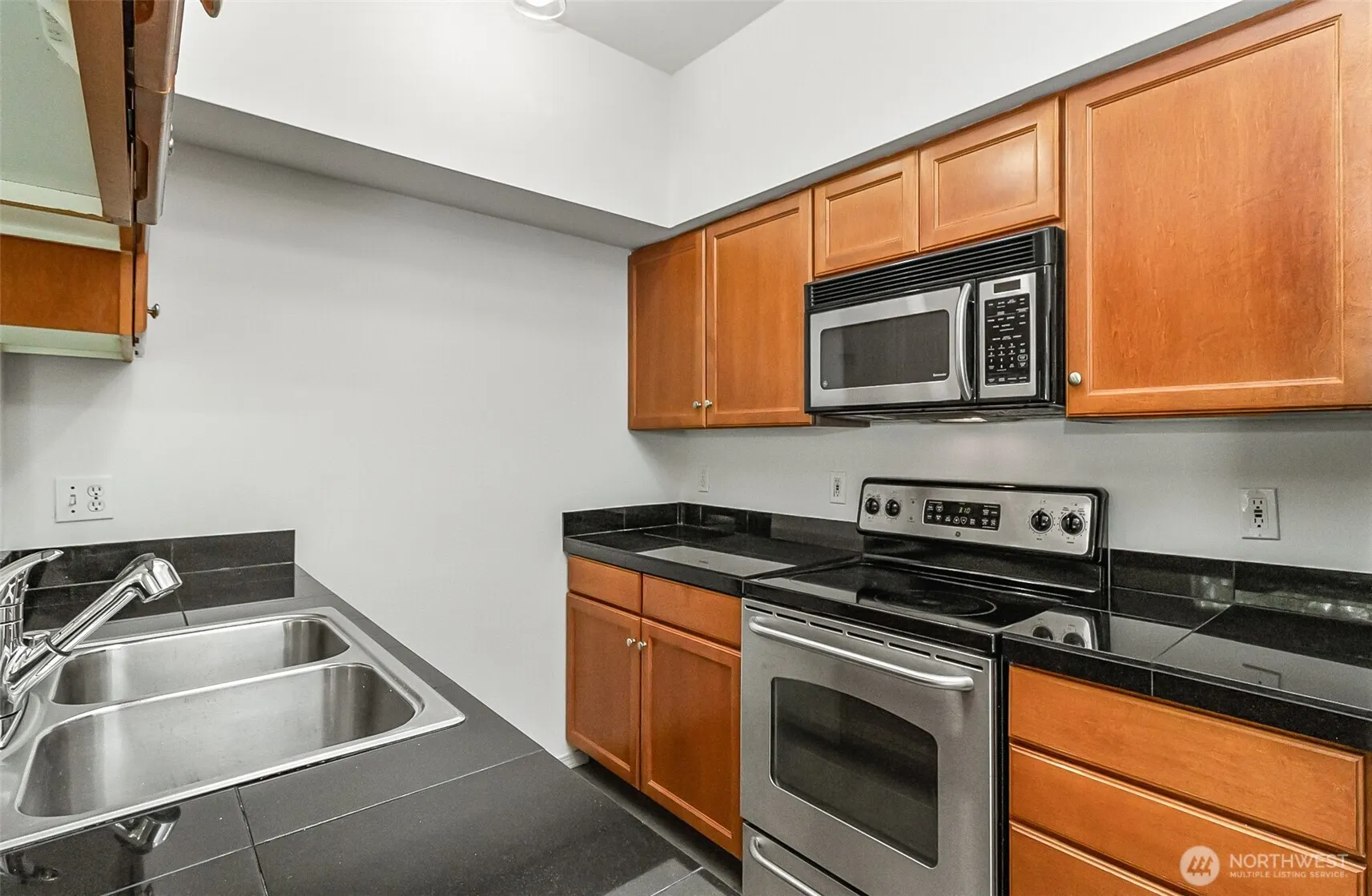 14821 29th Avenue W. #K101, Lynnwood, WA 98087