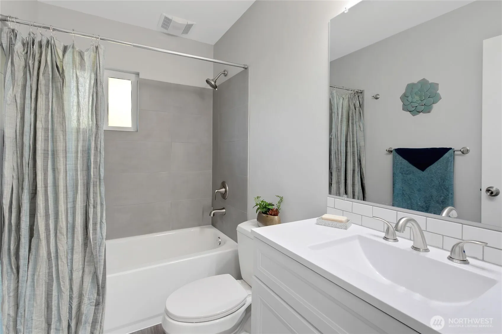 2306 S 249th Street , Kent, WA 98032