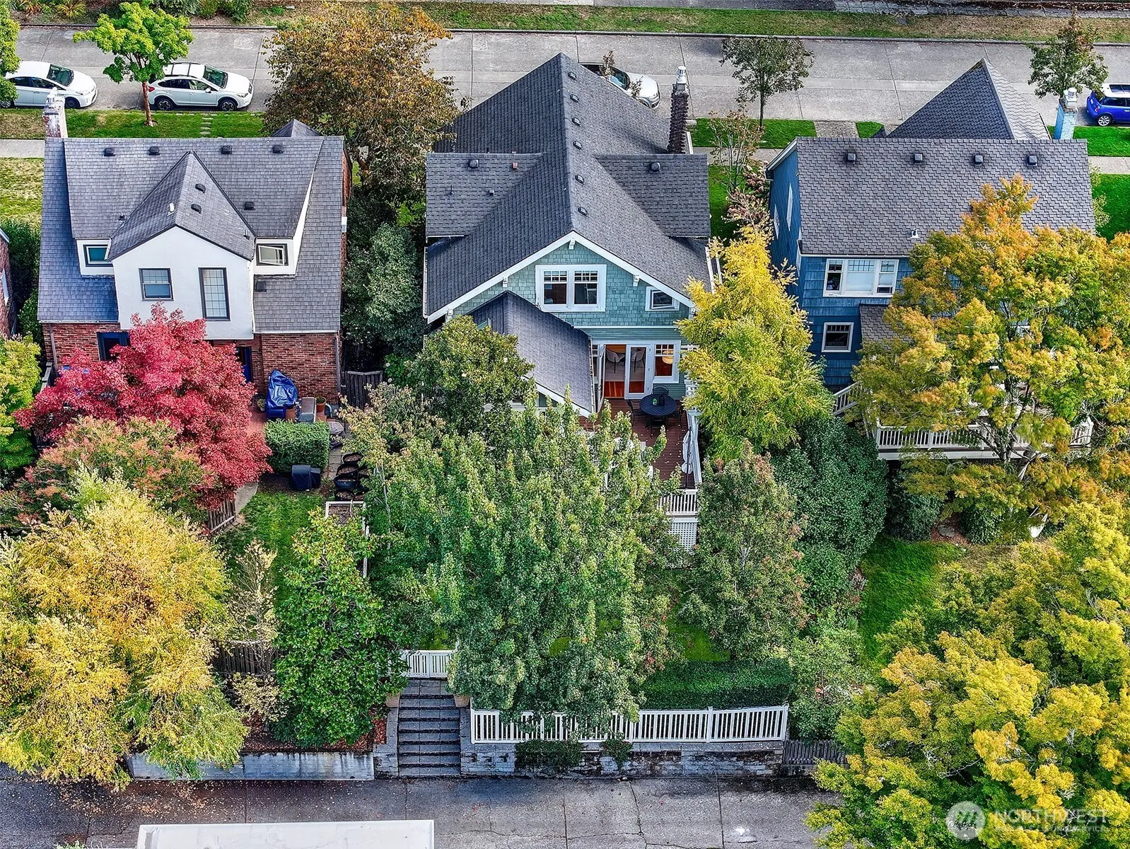 3879 44th Avenue NE, Seattle, WA 98105