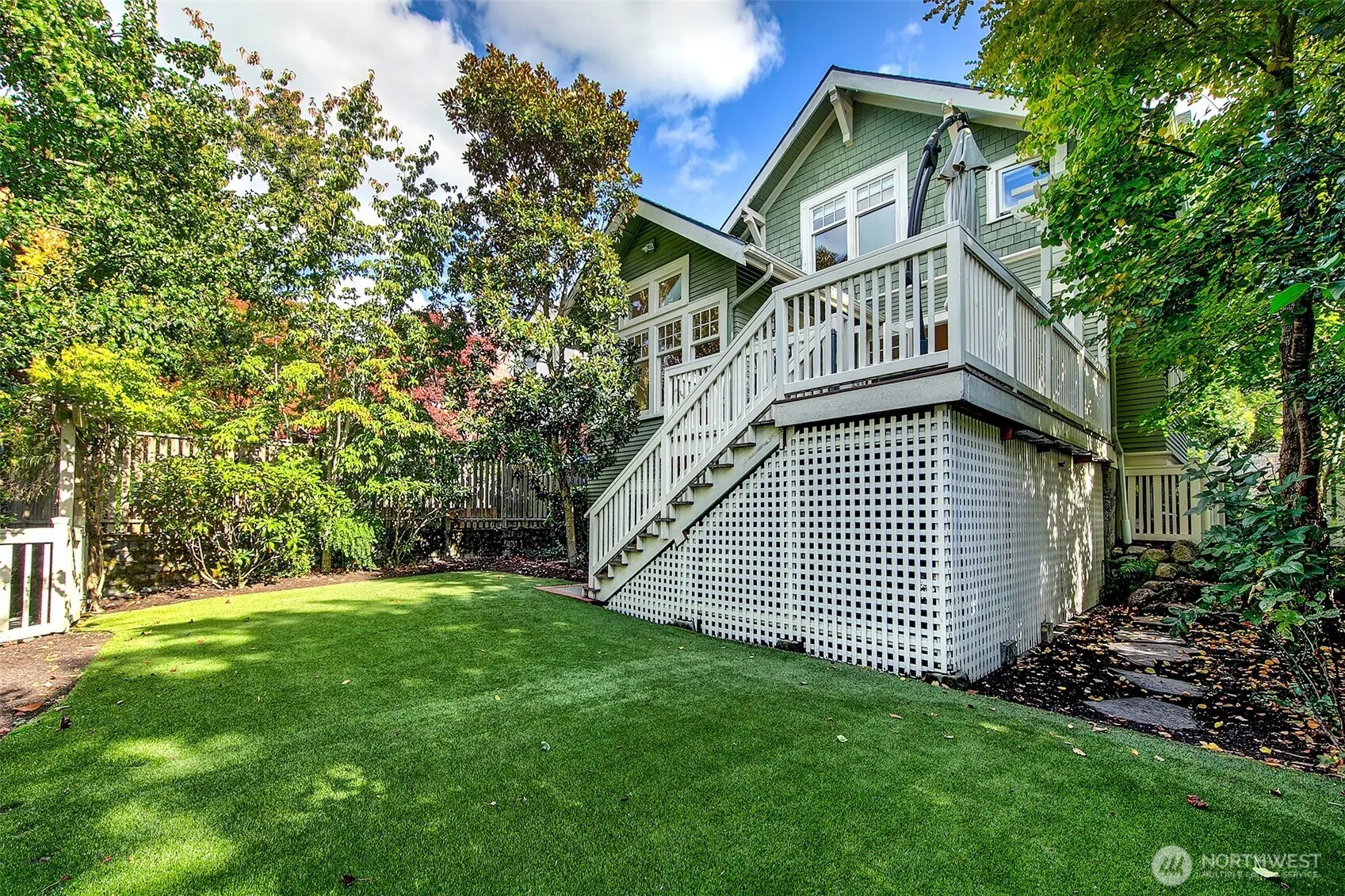 3879 44th Avenue NE, Seattle, WA 98105