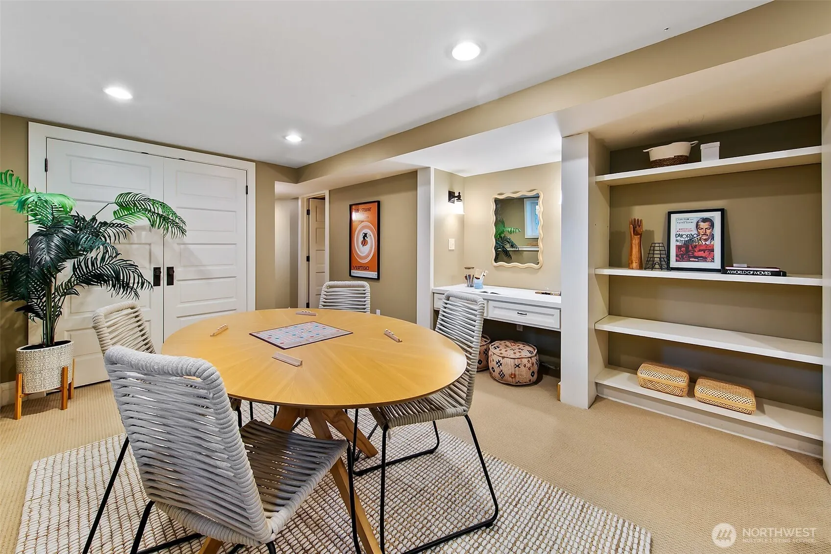 3879 44th Avenue NE, Seattle, WA 98105