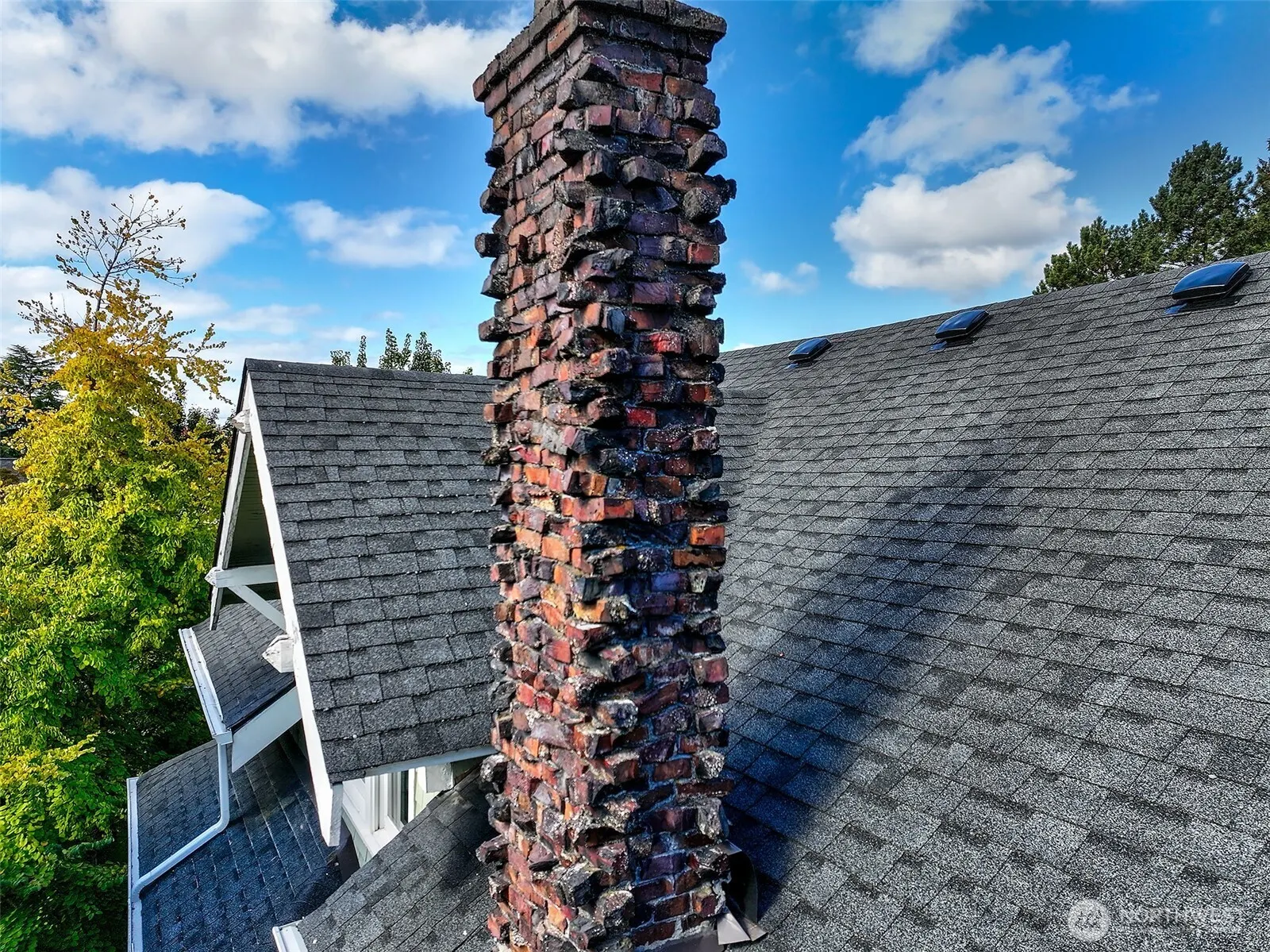 3879 44th Avenue NE, Seattle, WA 98105