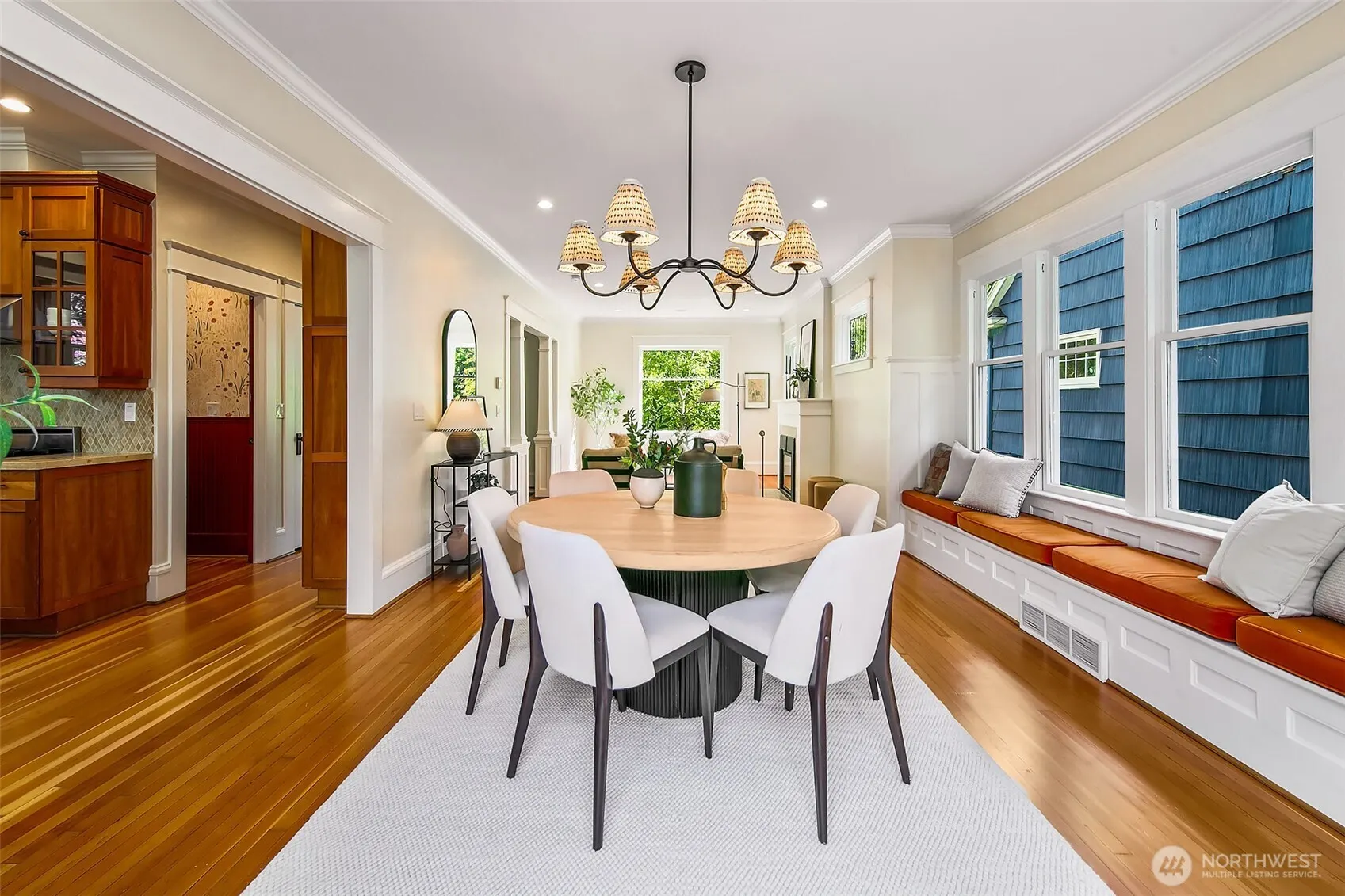 3879 44th Avenue NE, Seattle, WA 98105