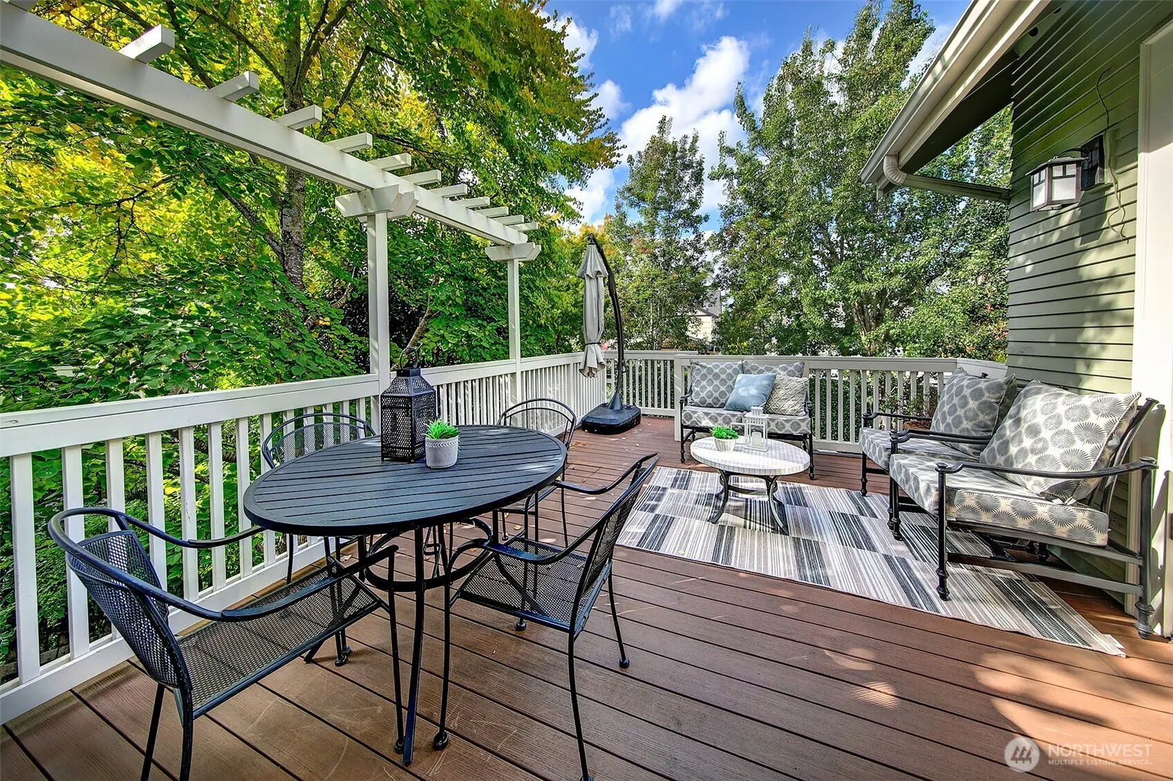 3879 44th Avenue NE, Seattle, WA 98105