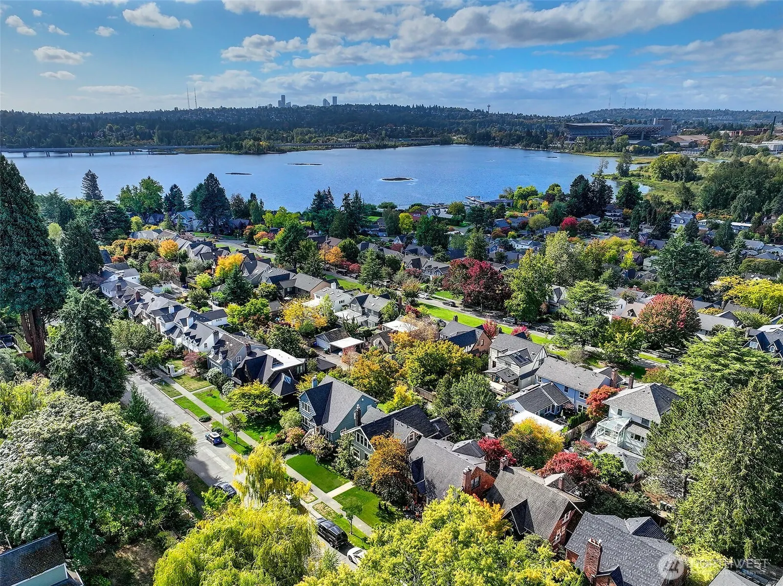 3879 44th Avenue NE, Seattle, WA 98105