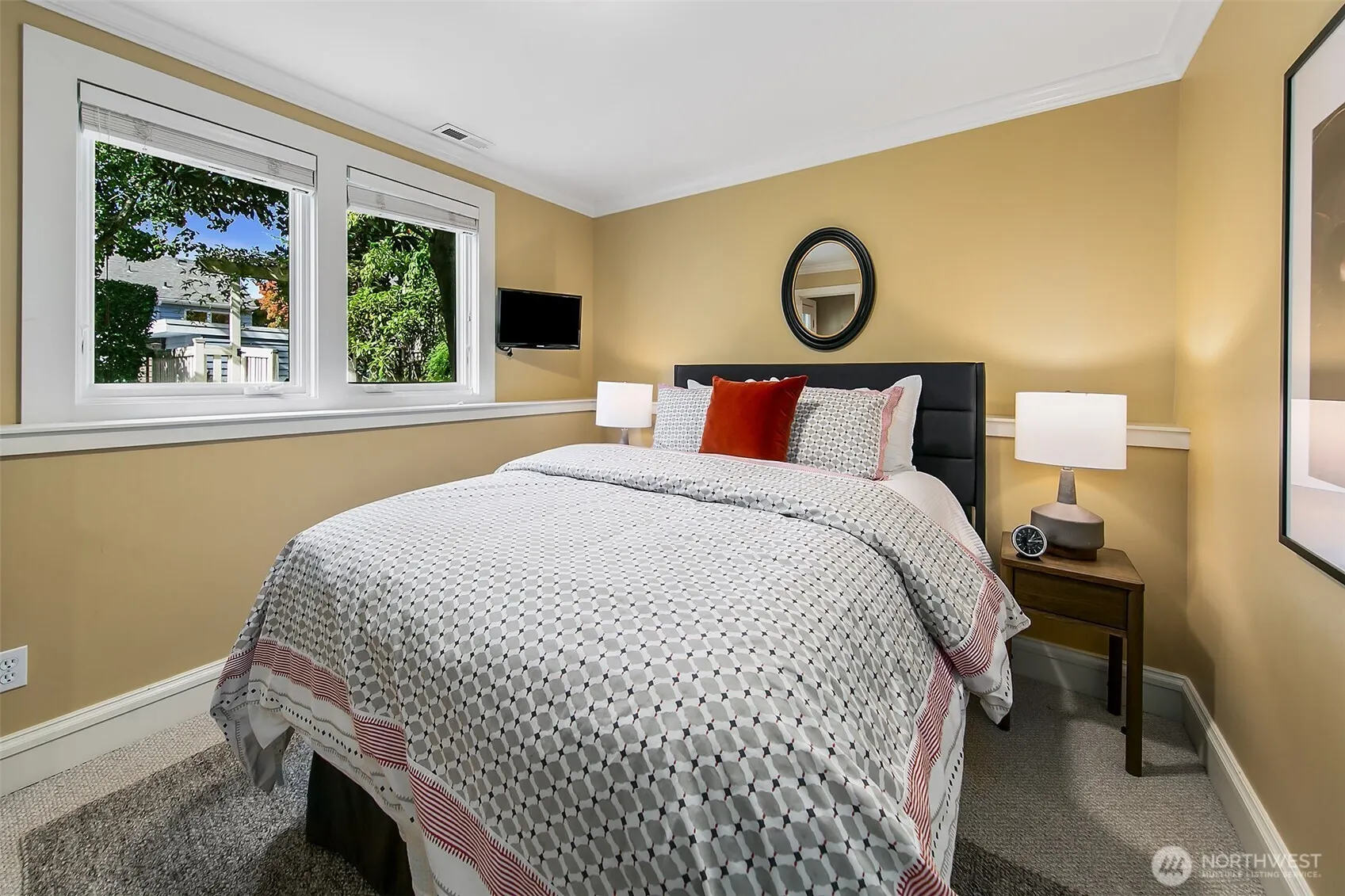 3879 44th Avenue NE, Seattle, WA 98105