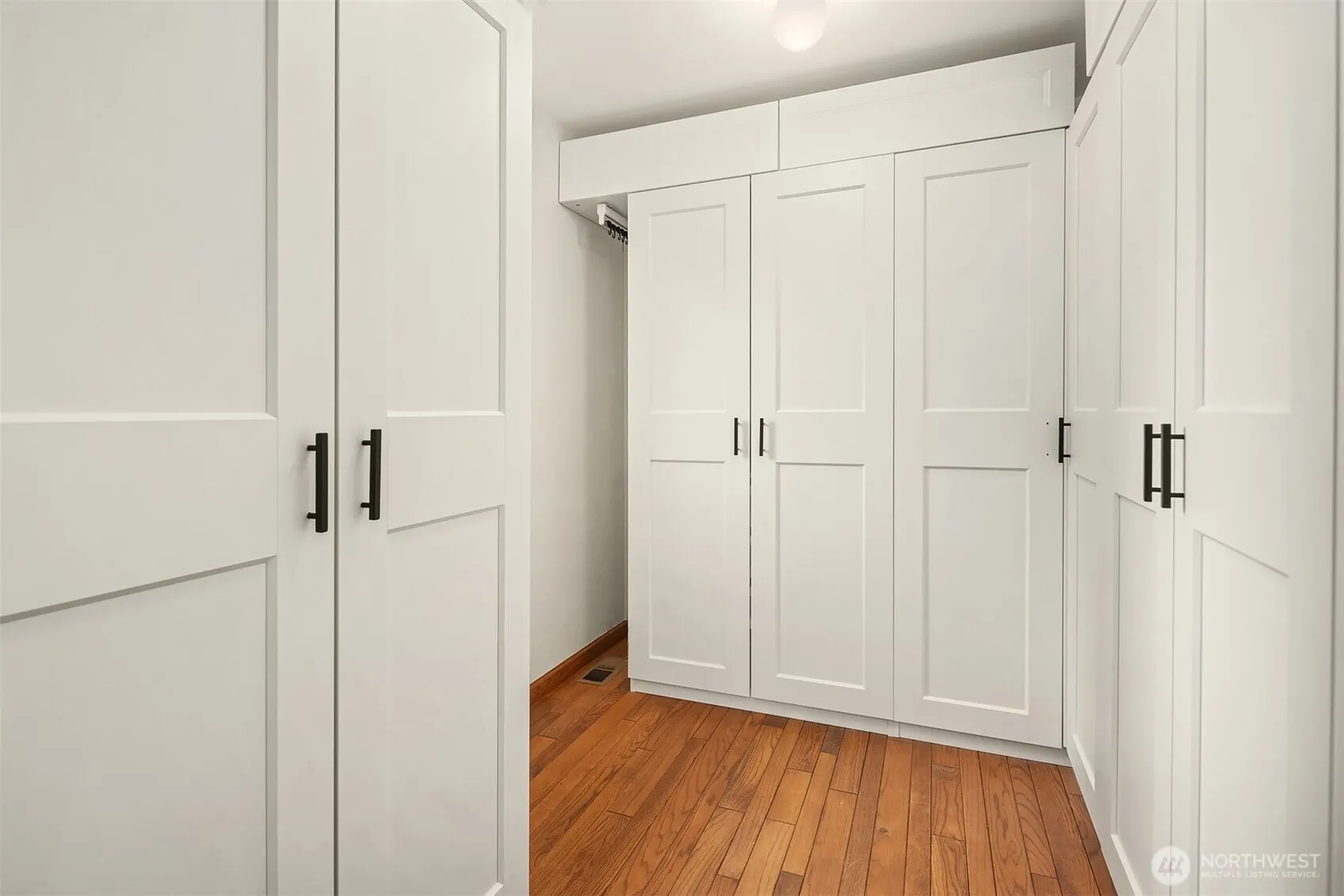 18811 SE 42nd Street , Issaquah, WA 98027