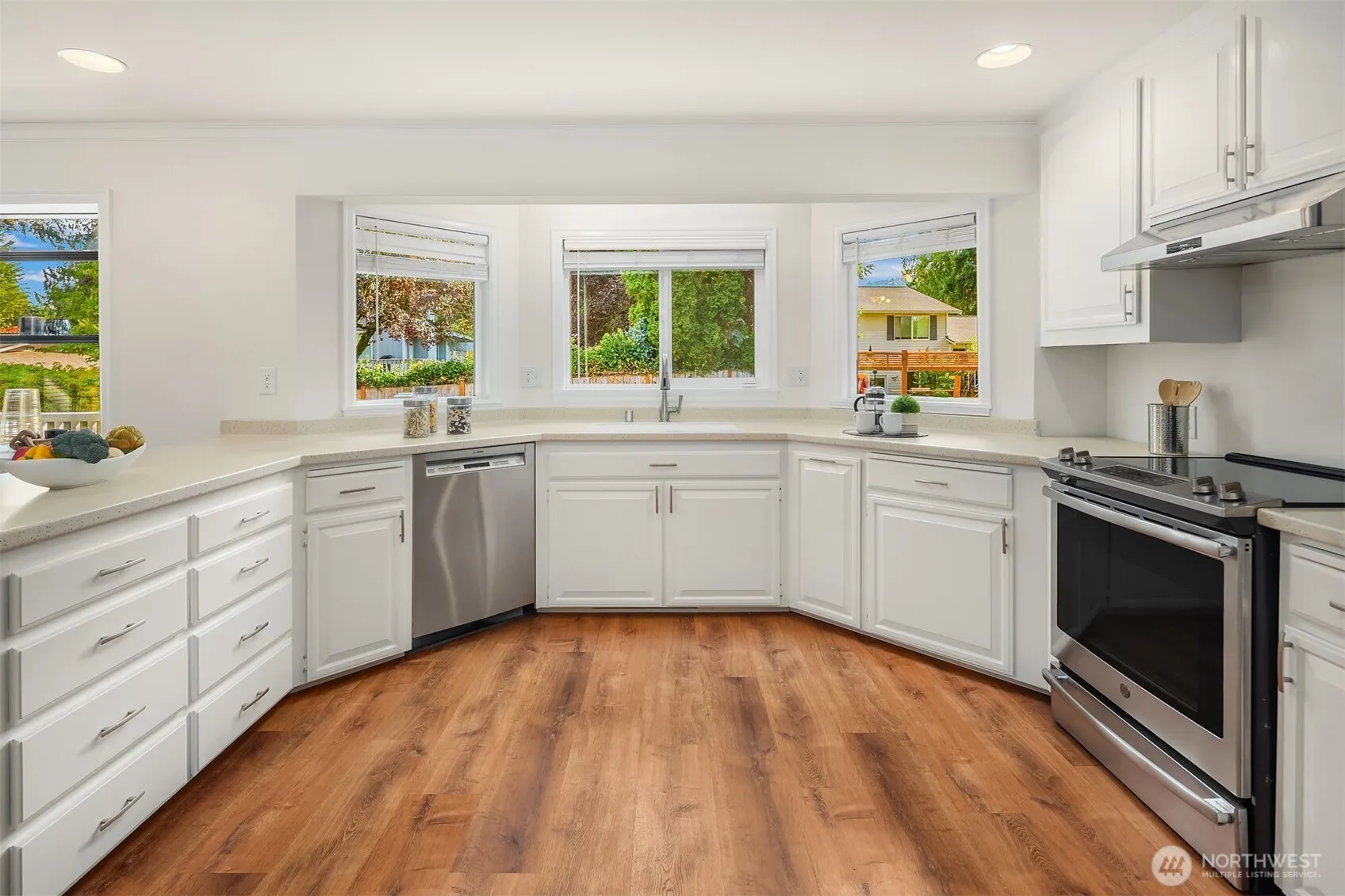 18811 SE 42nd Street , Issaquah, WA 98027