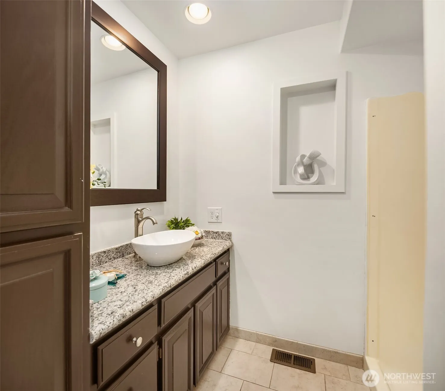 18811 SE 42nd Street , Issaquah, WA 98027
