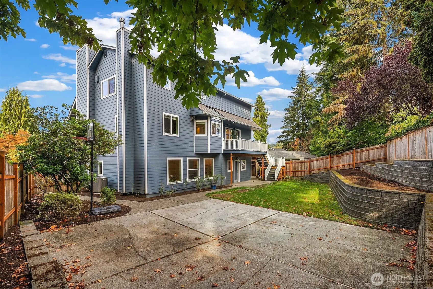 18811 SE 42nd Street , Issaquah, WA 98027