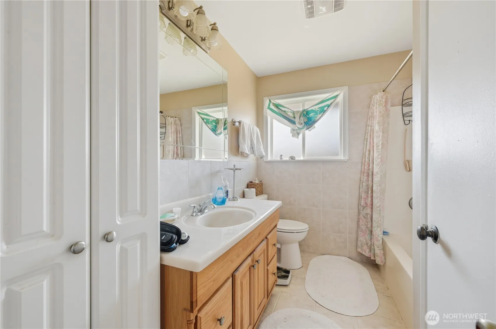18640 48th Avenue W, Lynnwood, WA 98037