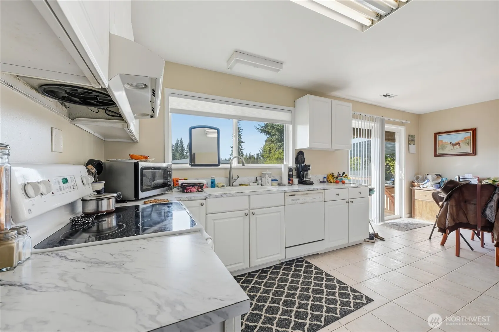 18640 48th Avenue W, Lynnwood, WA 98037