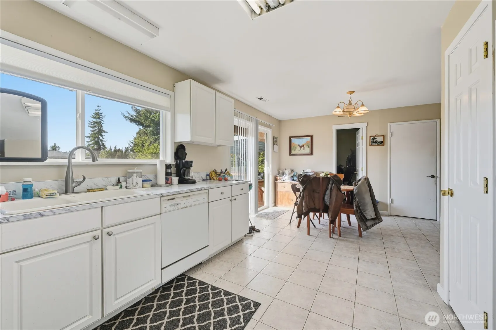 18640 48th Avenue W, Lynnwood, WA 98037