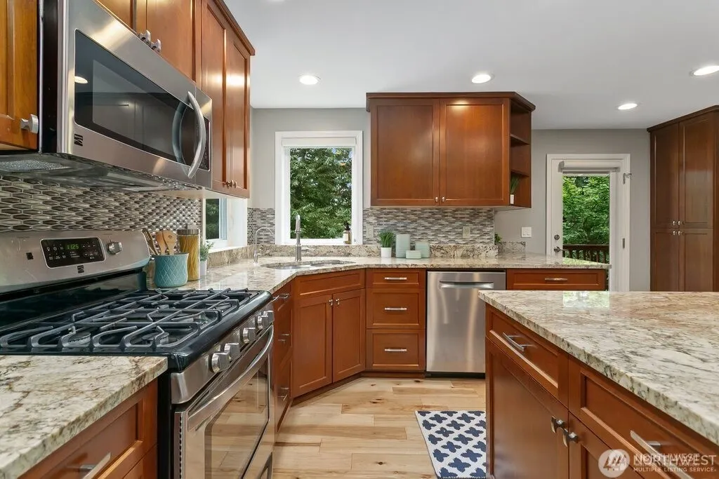 9306 138th Court NE, Redmond, WA 98052