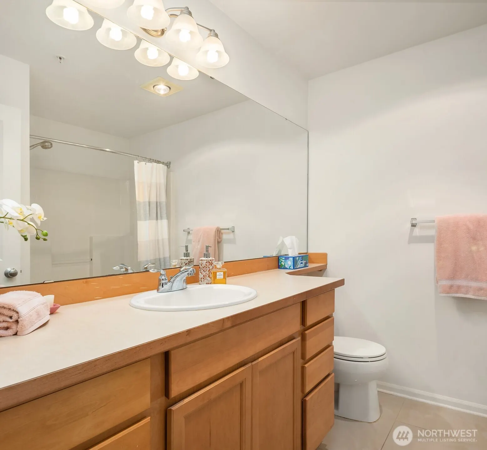 3737 S Holly Park Drive #2, Seattle, WA 98118