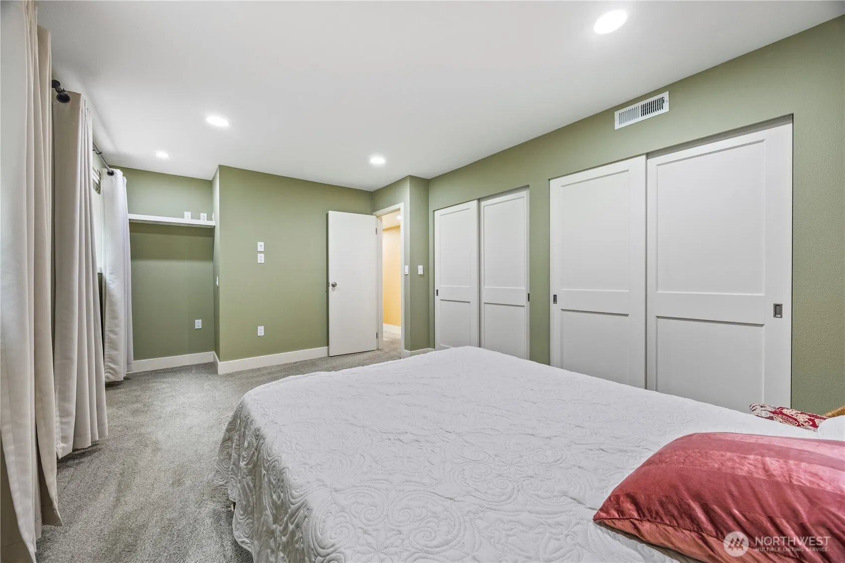 19540 129th Court NE, Bothell, WA 98011