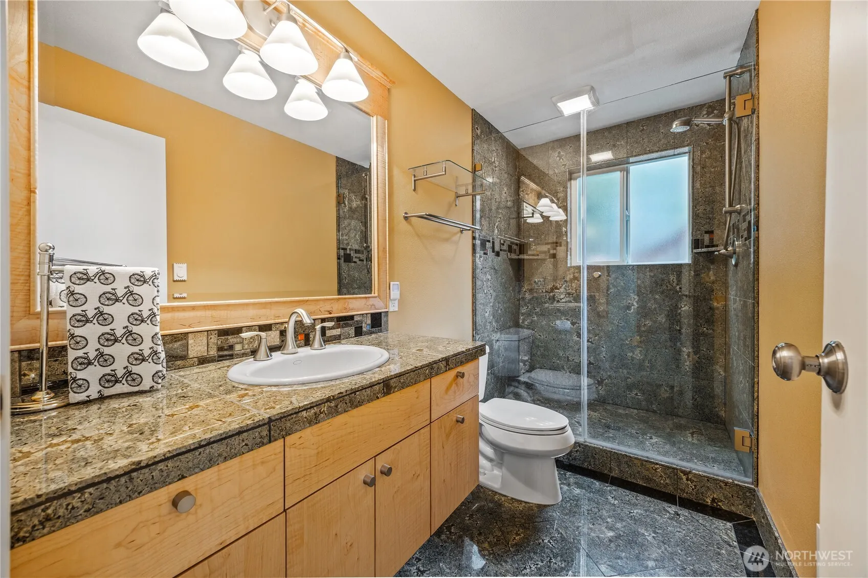 19540 129th Court NE, Bothell, WA 98011