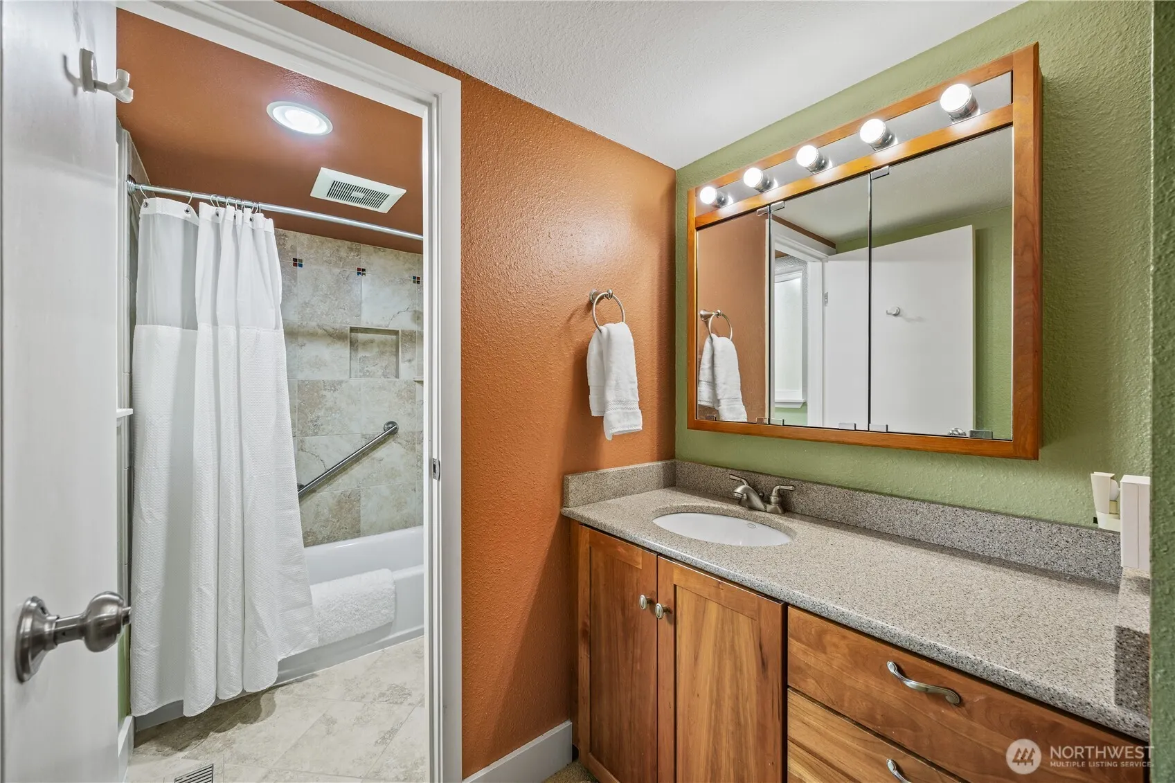 19540 129th Court NE, Bothell, WA 98011