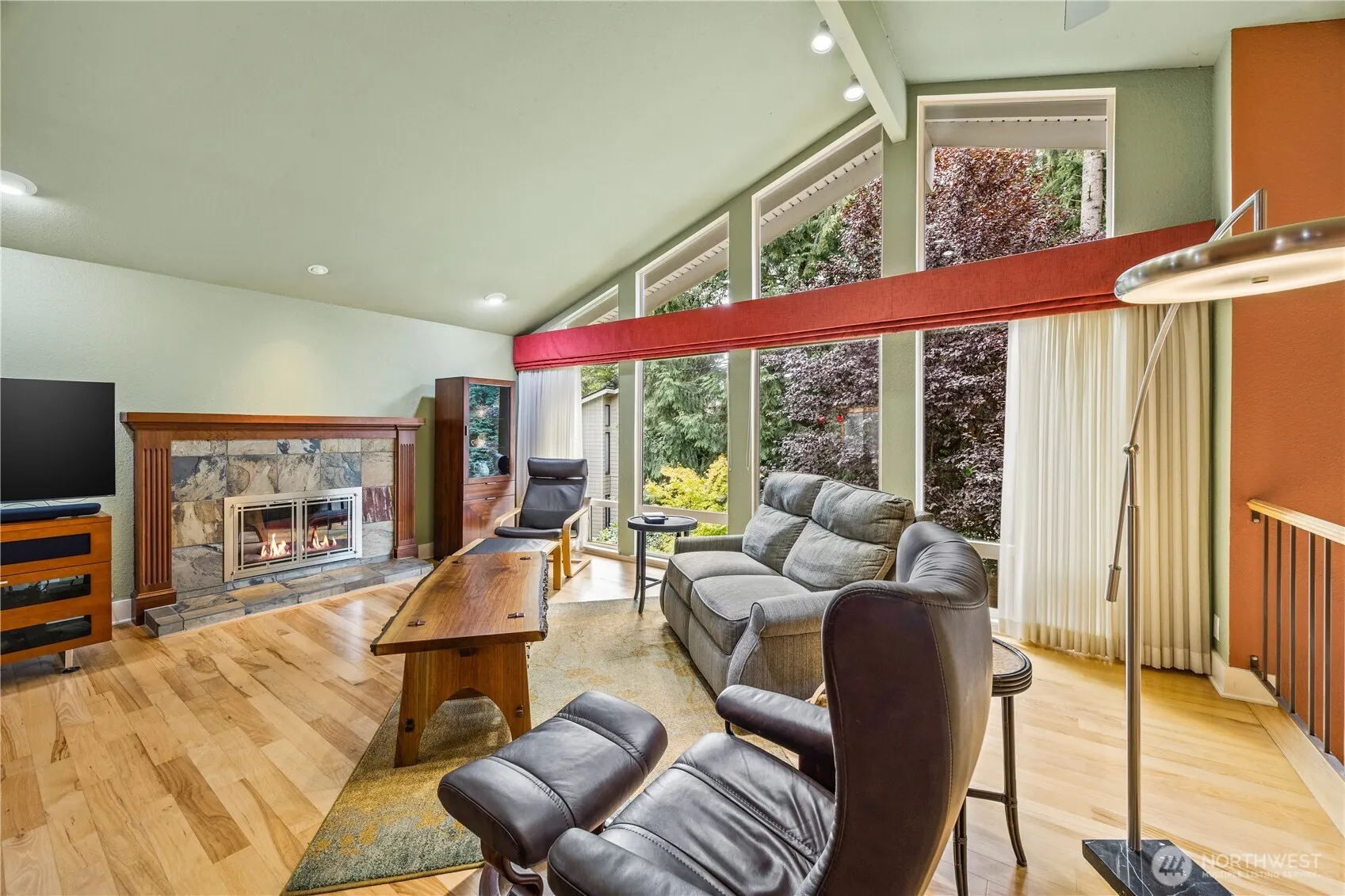 19540 129th Court NE, Bothell, WA 98011