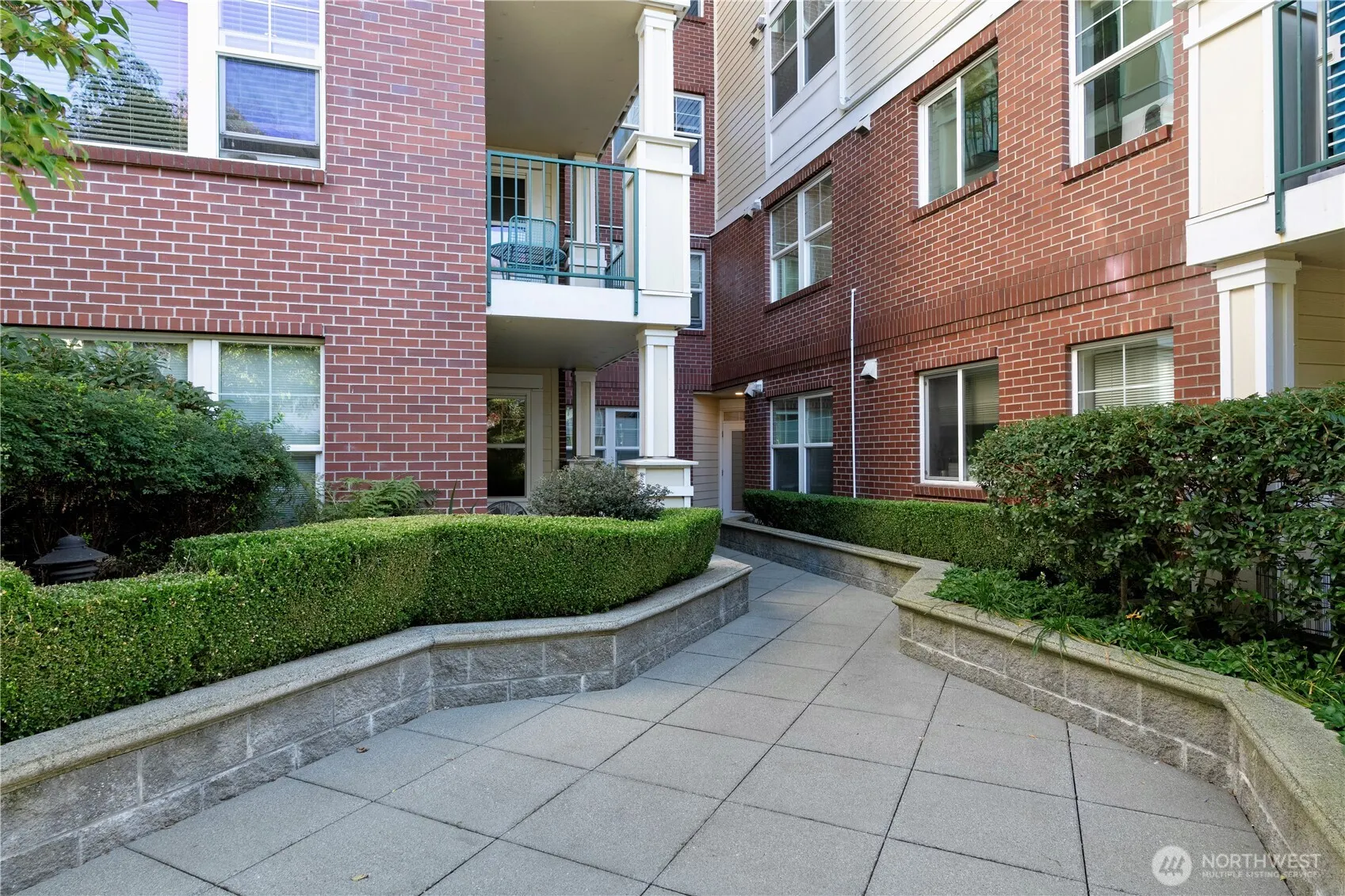 530 4th Avenue W #108, Seattle, WA 98119