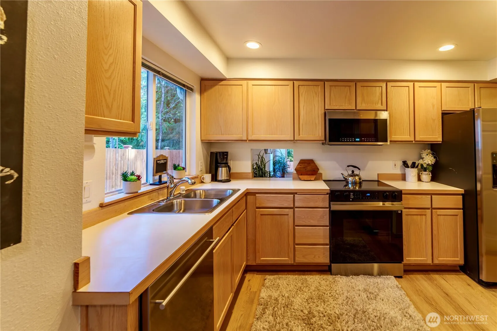 18809 SE 20th Dr , Bothell, WA 98012