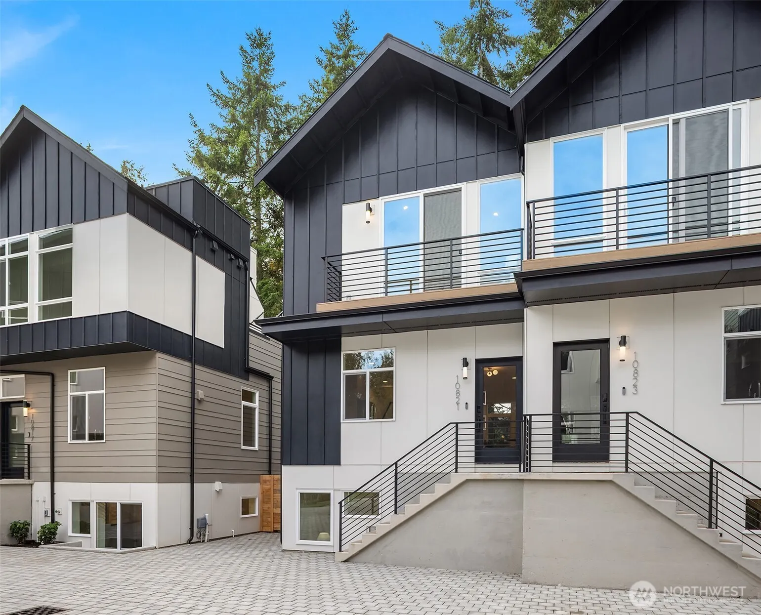 10821 11th Avenue NE, Seattle, WA 98125