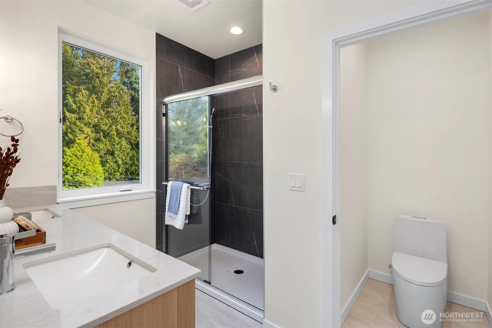 10827 11th Avenue NE, Seattle, WA 98125