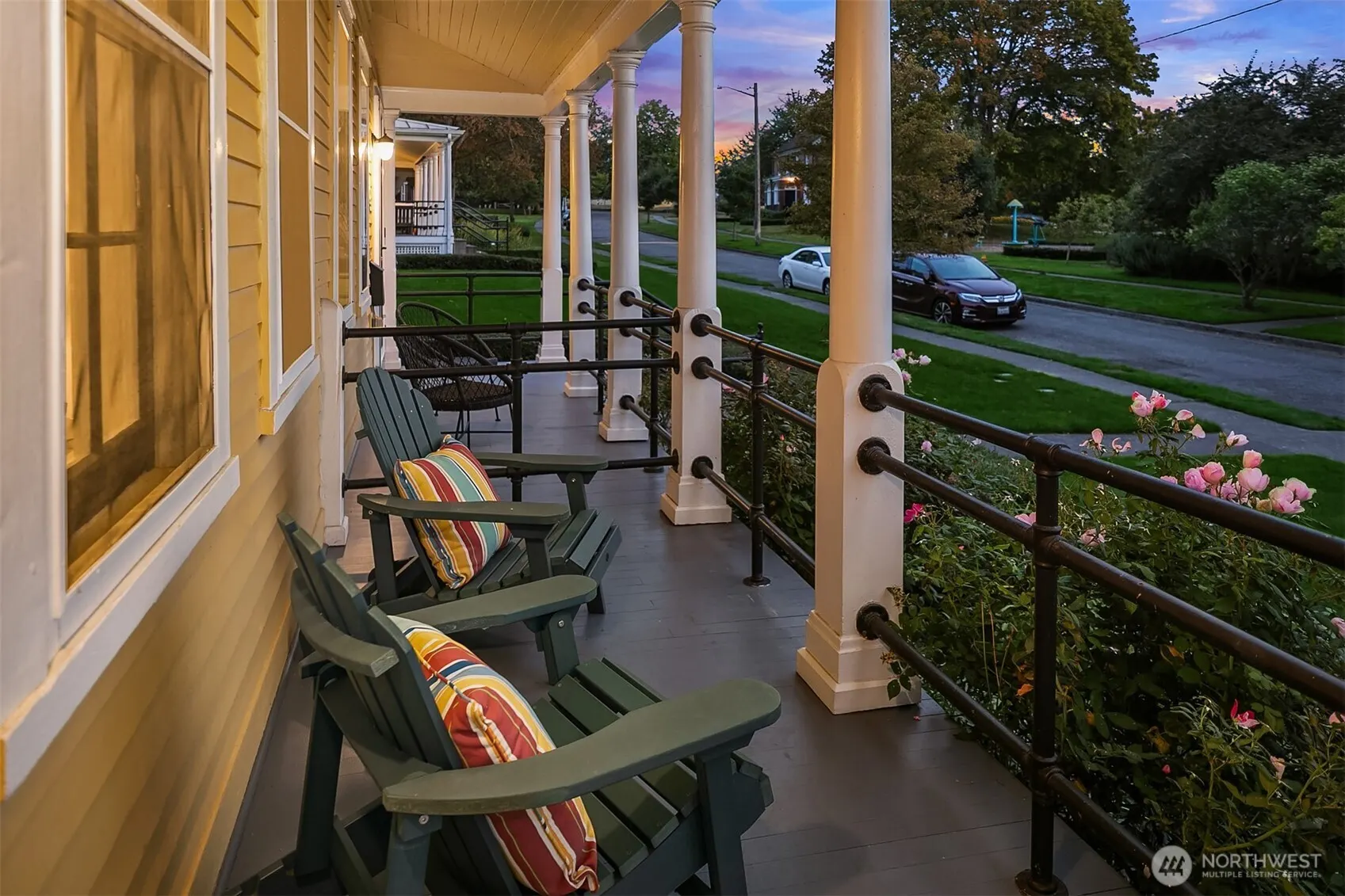 4422 Montana Circle W, Seattle, WA 98199