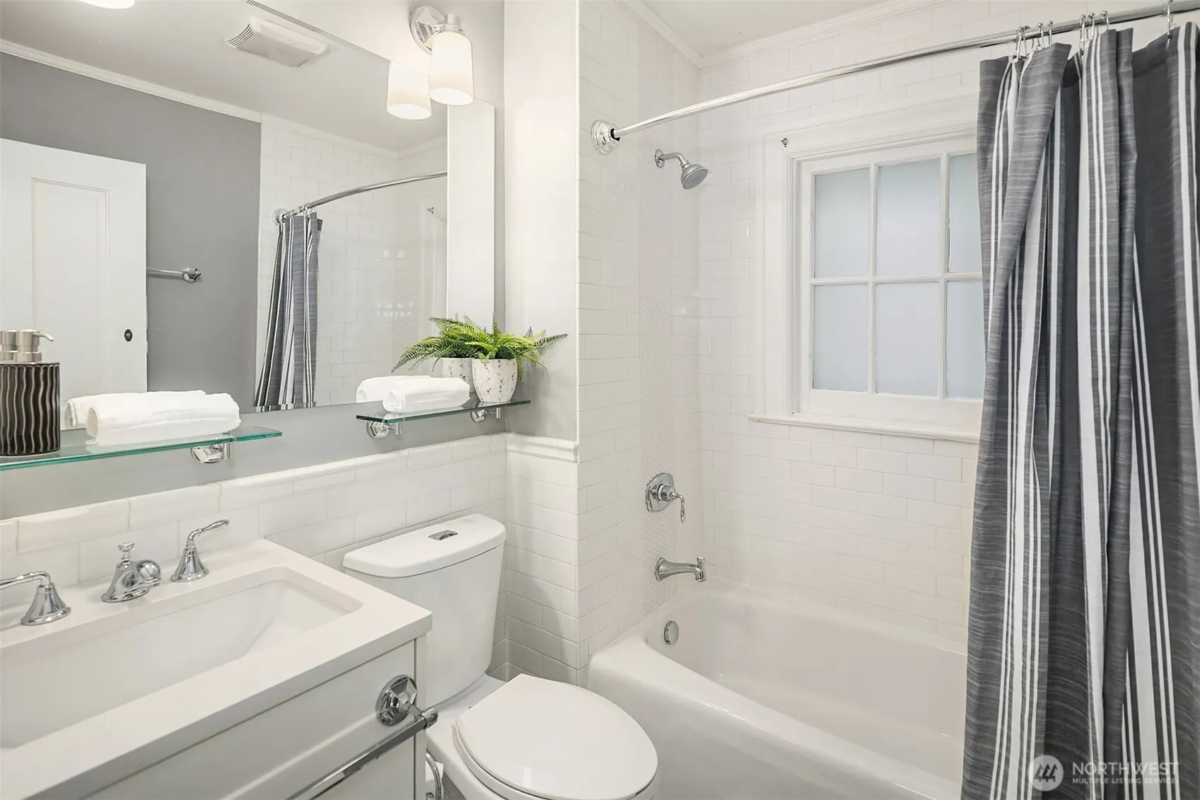 4422 Montana Circle W, Seattle, WA 98199