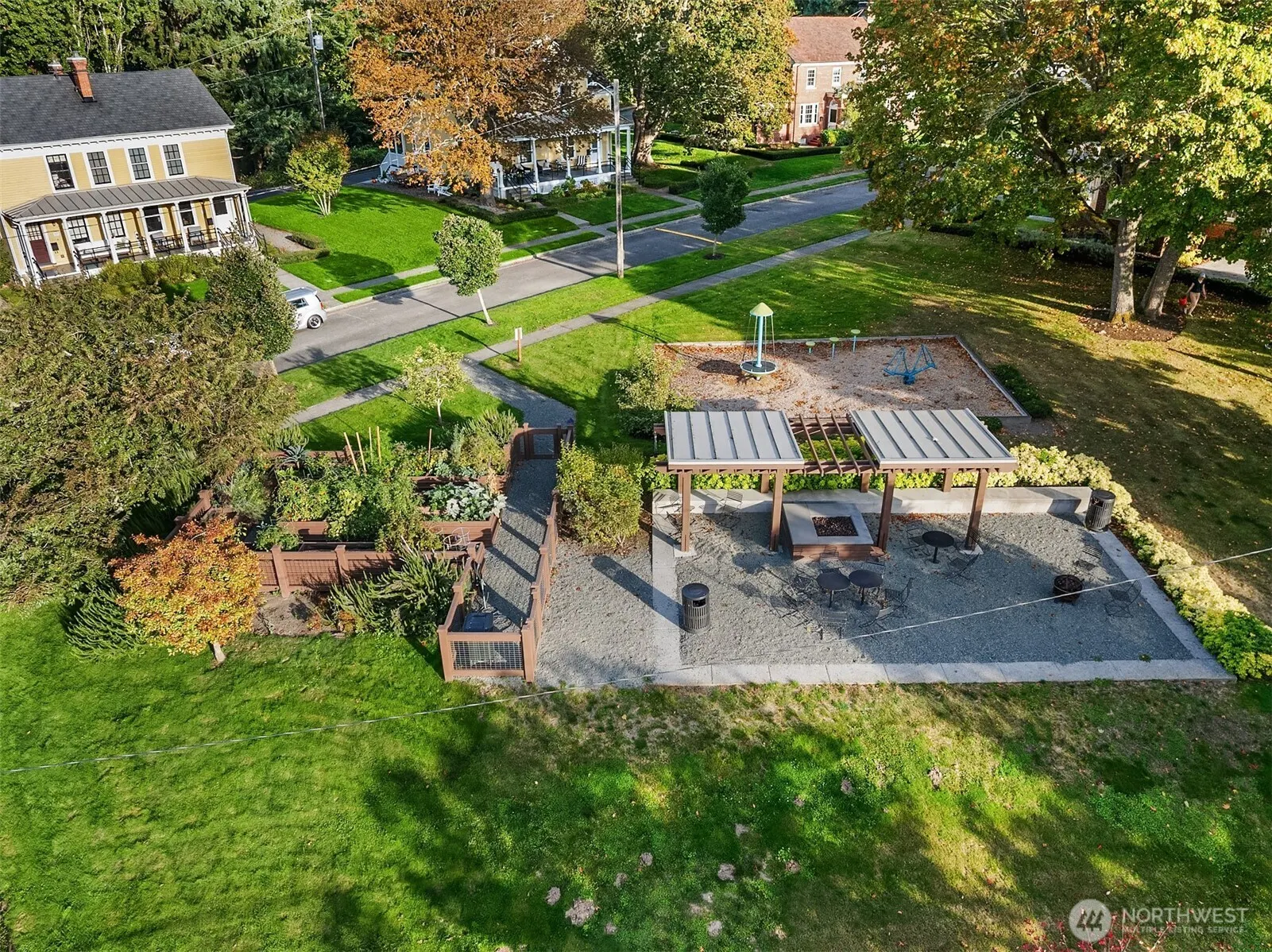 4422 Montana Circle W, Seattle, WA 98199