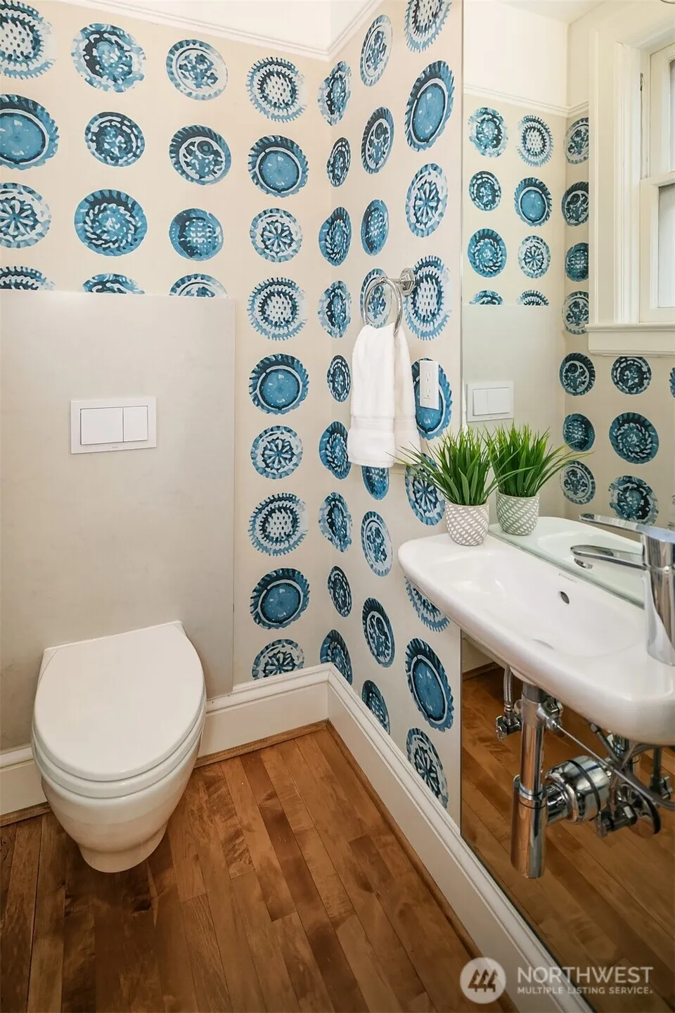 4422 Montana Circle W, Seattle, WA 98199