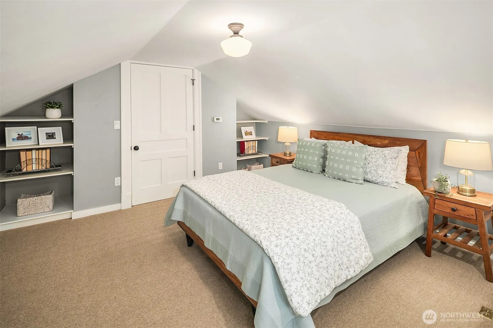 4422 Montana Circle W, Seattle, WA 98199
