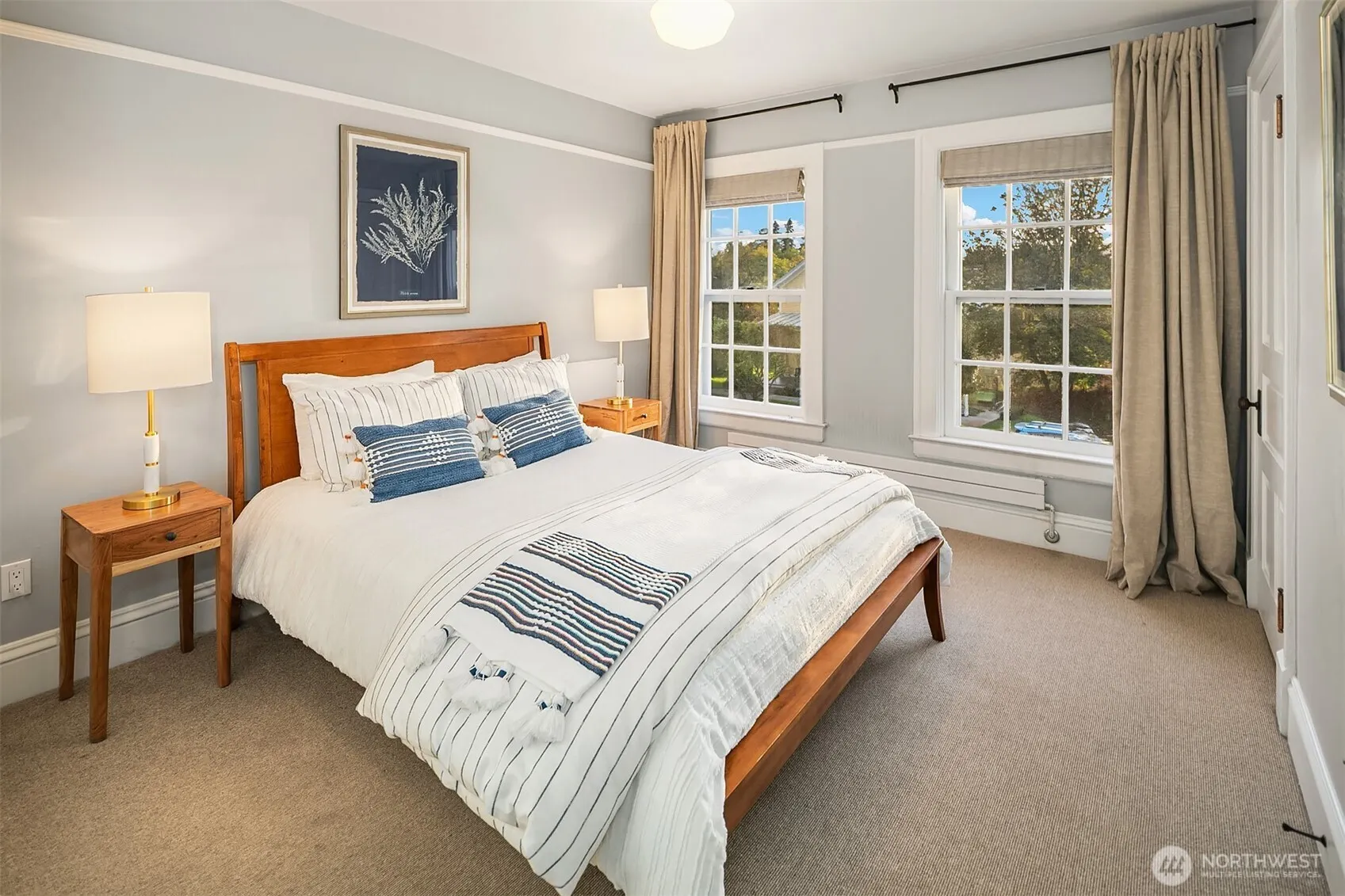 4422 Montana Circle W, Seattle, WA 98199