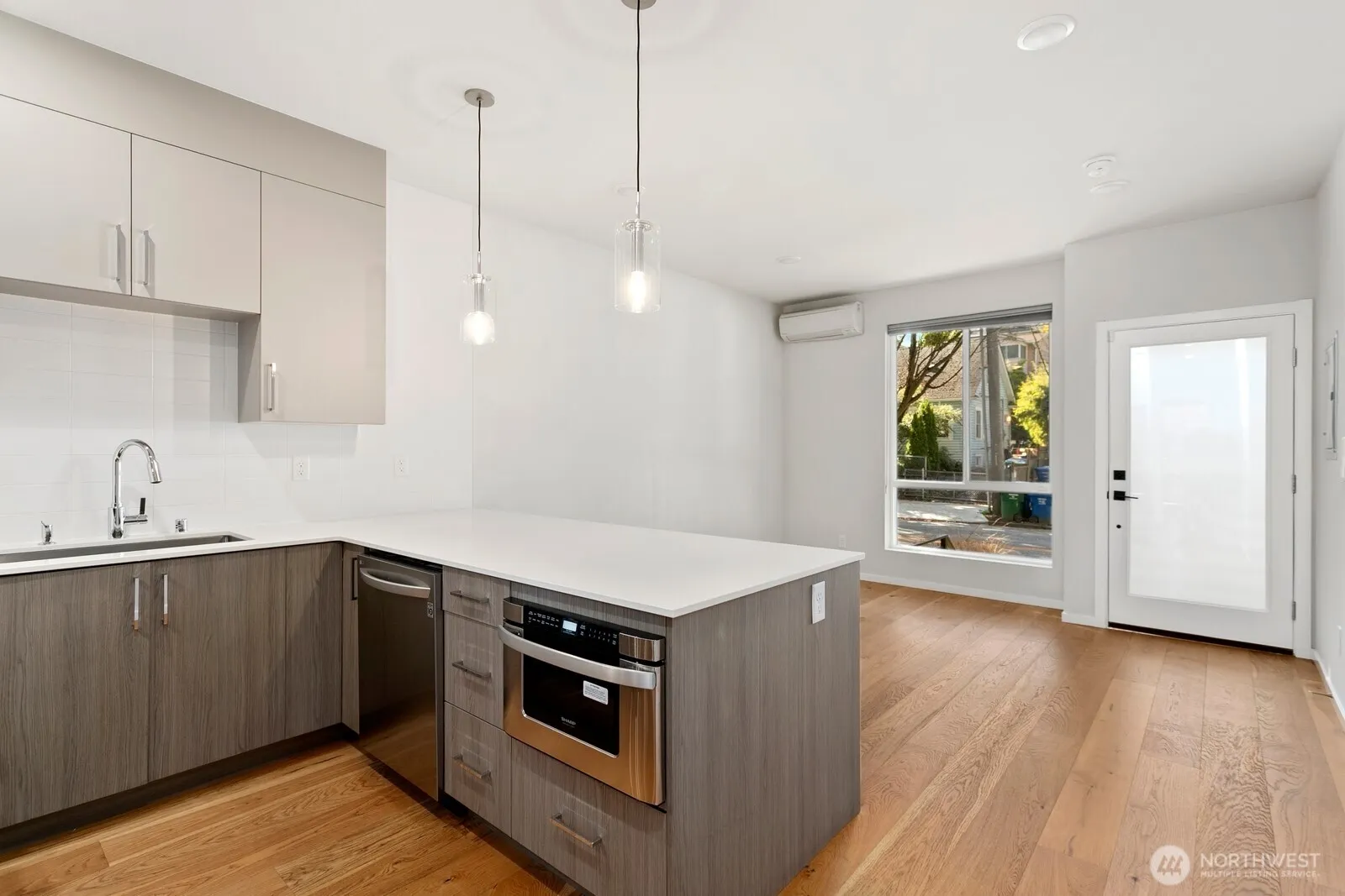 1814 S 15th Ave Avenue , Seattle, WA 98144