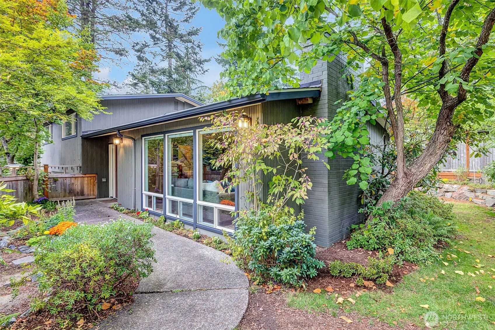 10203 20th Avenue NE, Seattle, WA 98125