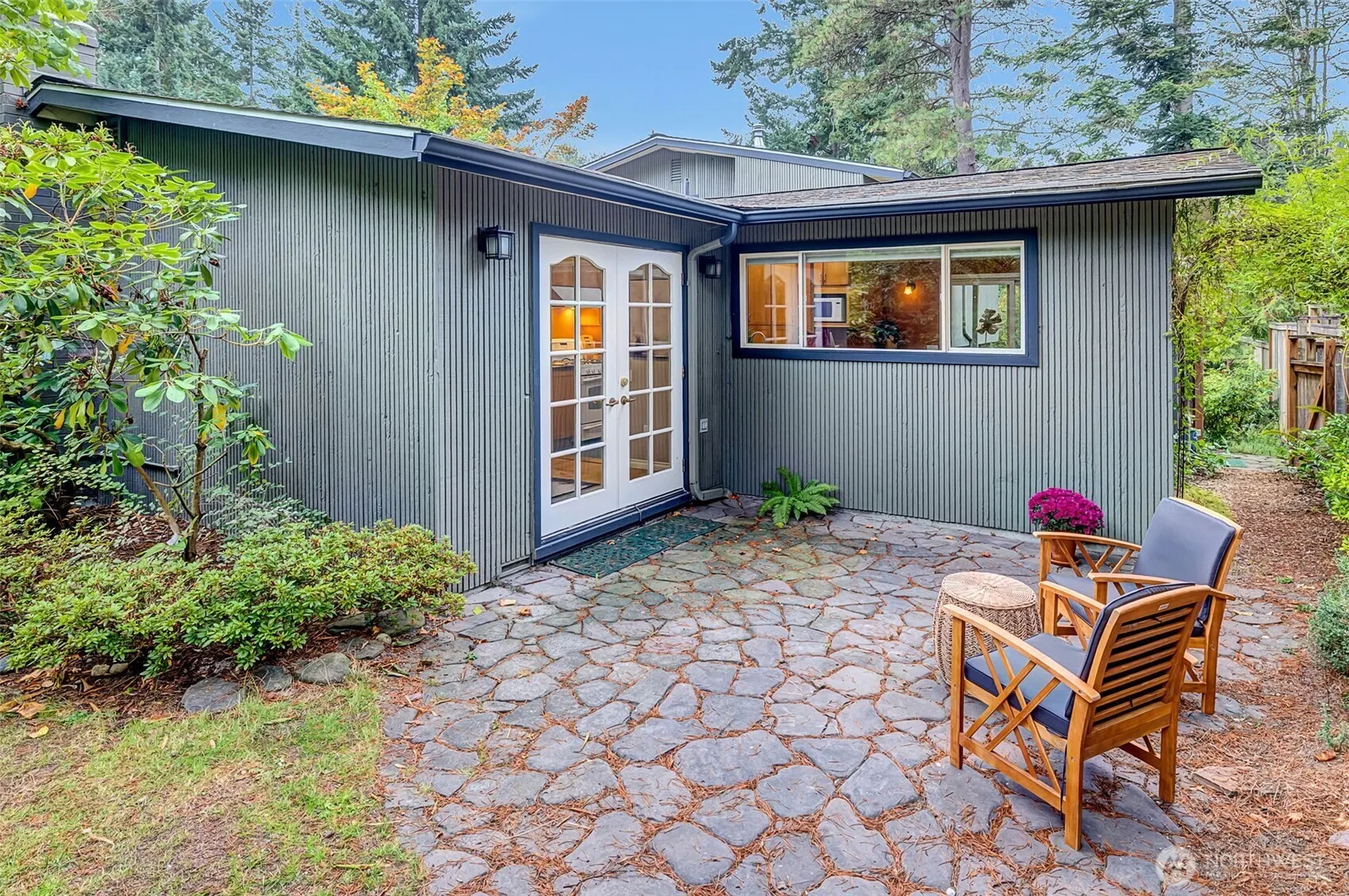 10203 20th Avenue NE, Seattle, WA 98125