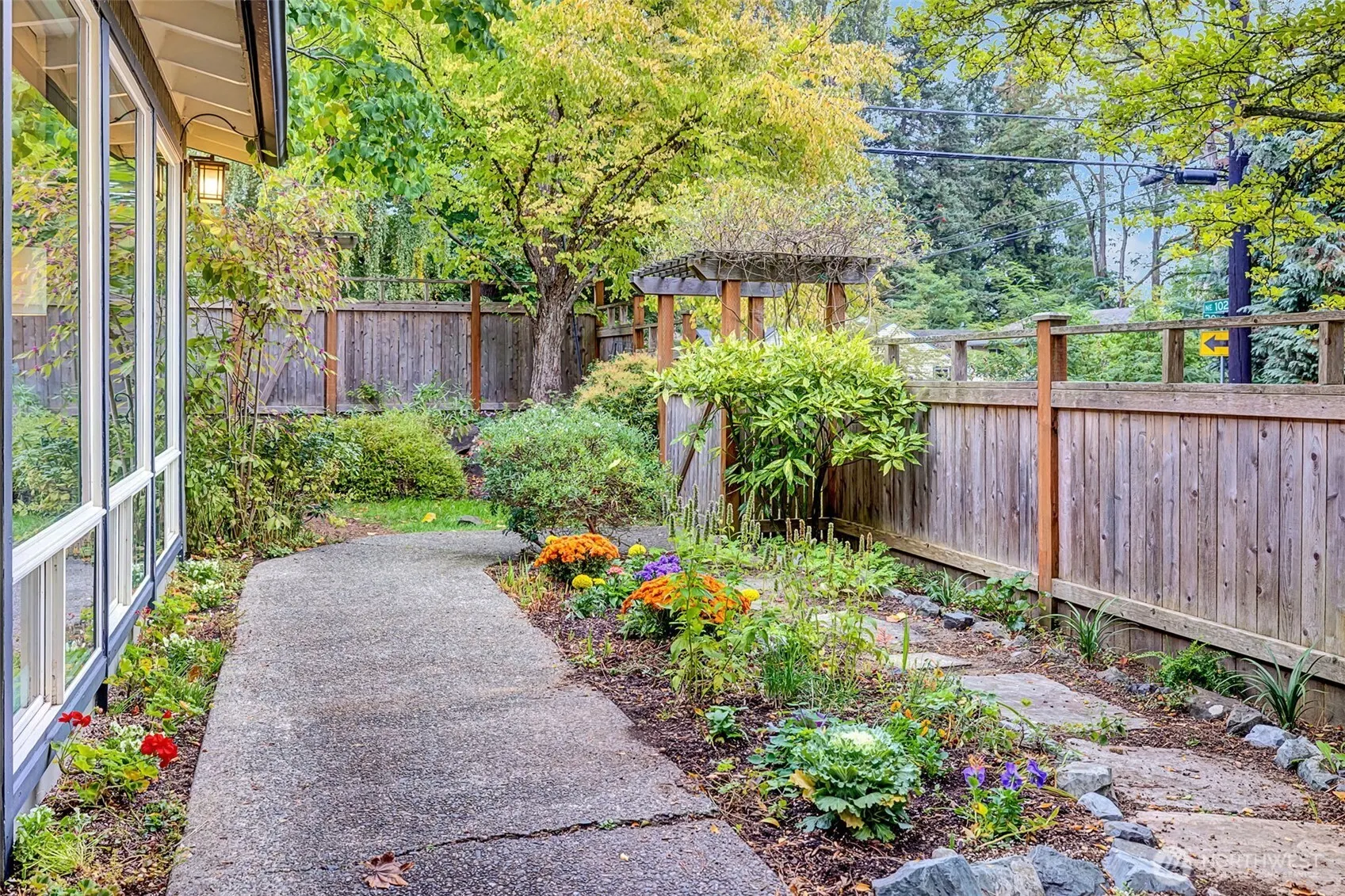 10203 20th Avenue NE, Seattle, WA 98125
