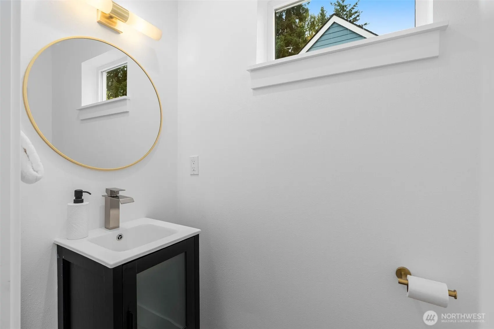 9253 6th Avenue NW, Seattle, WA 98117