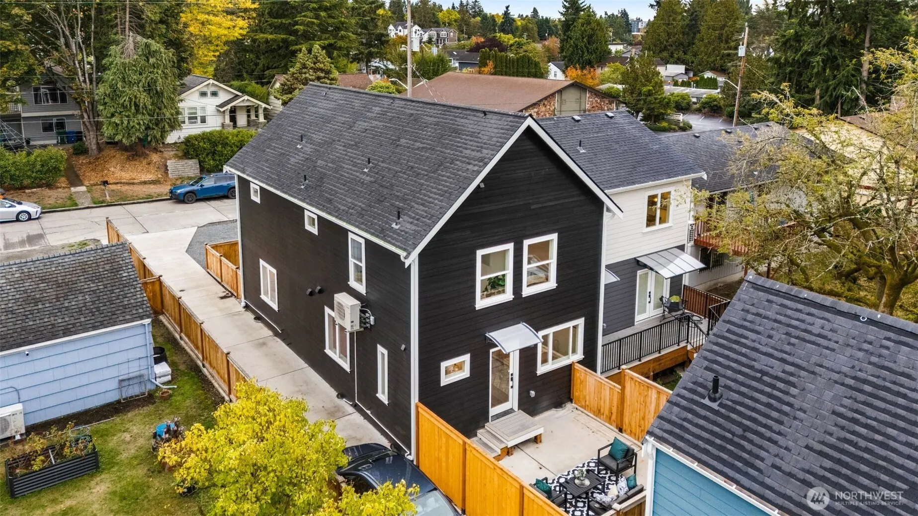 9253 6th Avenue NW, Seattle, WA 98117