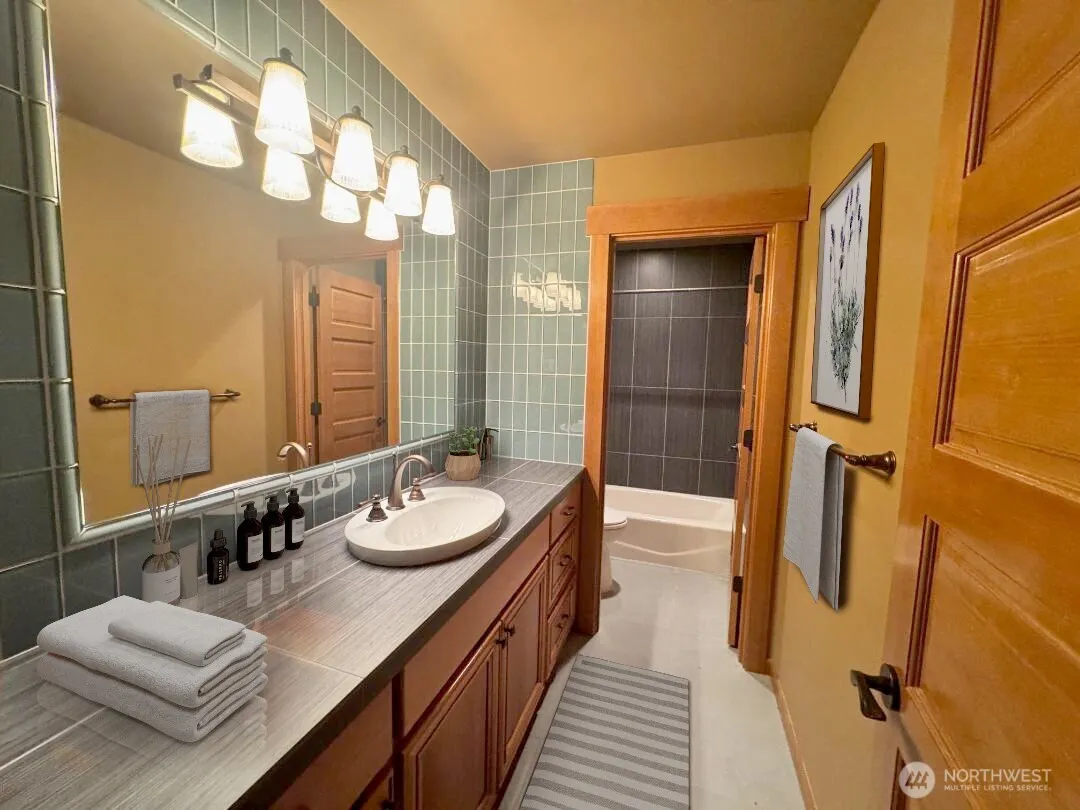 5012 112th Avenue NE, Kirkland, WA 98033