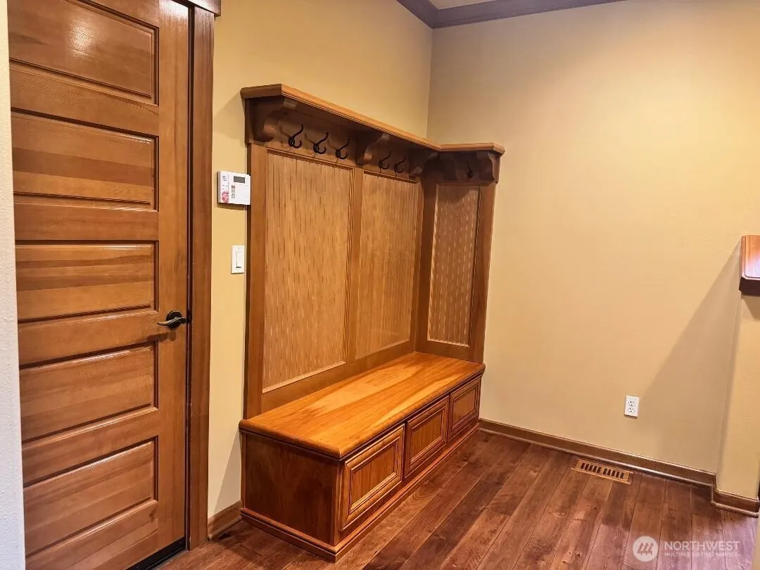 5012 112th Avenue NE, Kirkland, WA 98033