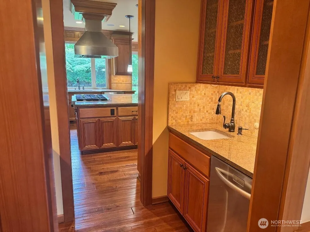 5012 112th Avenue NE, Kirkland, WA 98033
