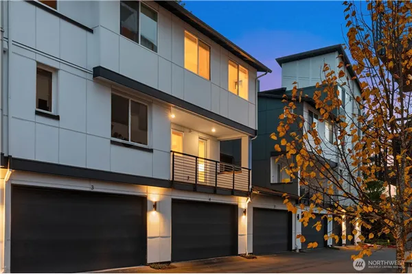 23111 NE 8th Street #D4, Sammamish, WA 98074