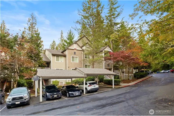 18501 SE Newport Way #G132, Issaquah, WA 98027-9037