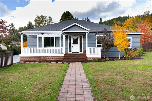 450 NE Alder Street , Issaquah, WA 98027