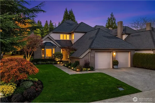1728 Bellevue Way NE, Bellevue, WA 98004