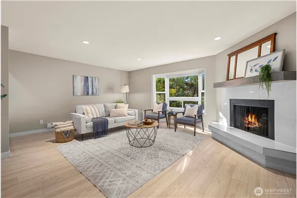 210 Boylston Avenue E #204, Seattle, WA 98102