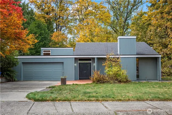 4961 120th Avenue SE, Bellevue, WA 98006