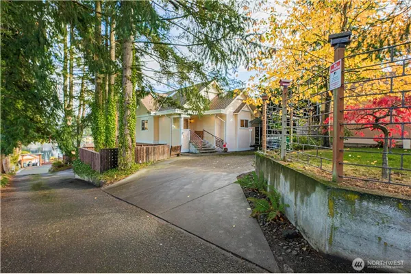 3821 Shelby Road , Lynnwood, WA 98087