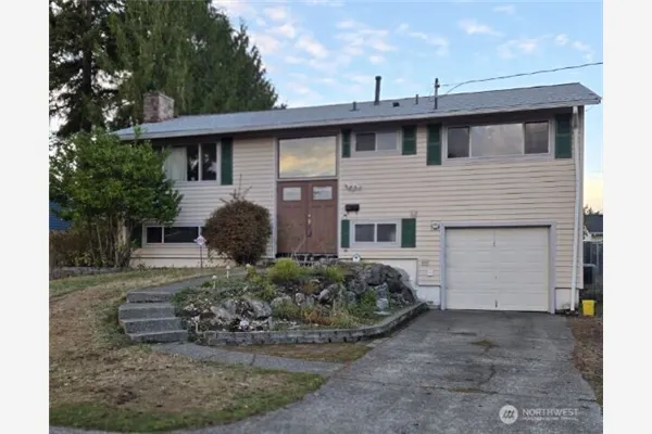 4316 NE 10th Street , Renton, WA 98059